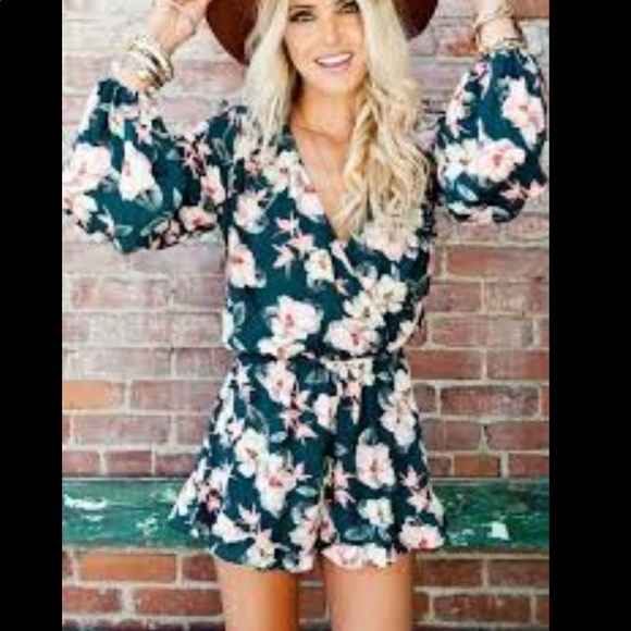 NWT SMYM floral rose romper size small - Picture 11 of 12
